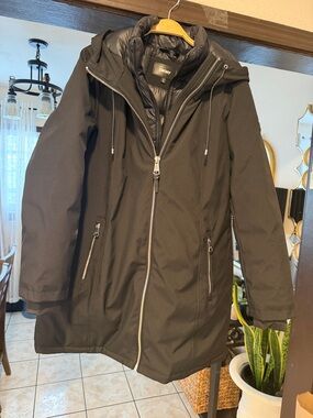 DKNY Black Hooded Puffer Parka with Quilted Liner